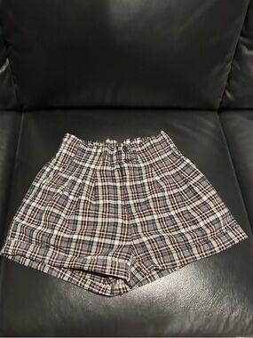 American Eagle Plaid black plaid elastic Waist Women’s Shorts